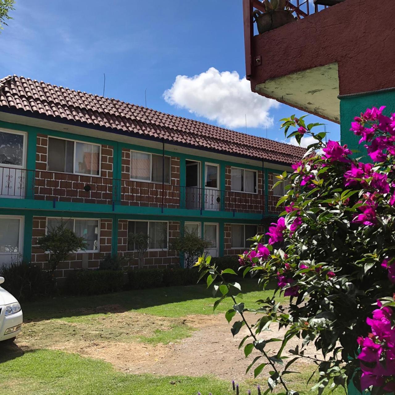 Hotel Las Fumarolas De Don Goyo チョルーラ エクステリア 写真